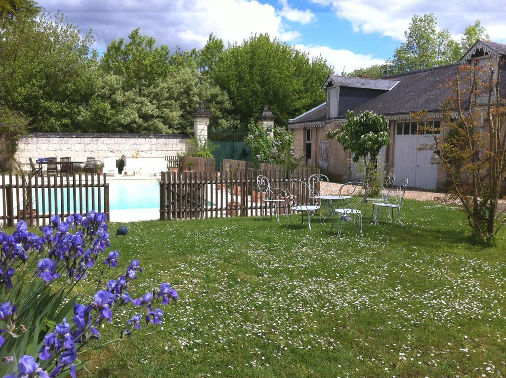 Chambre D' Hotes La Lucasserie Bed & Breakfast Saumur Exterior photo