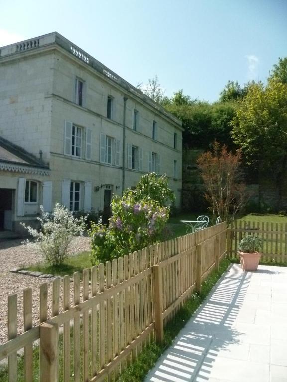 Chambre D' Hotes La Lucasserie Bed & Breakfast Saumur Exterior photo